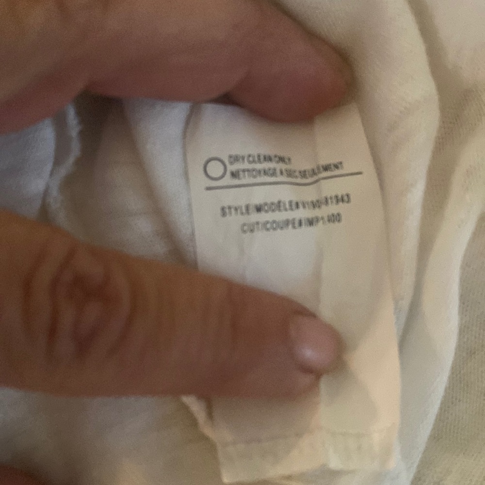 Vince 100% linen w/ silk bottom stunning crisp white blouse from Neiman Marcus - Picture 9 of 11